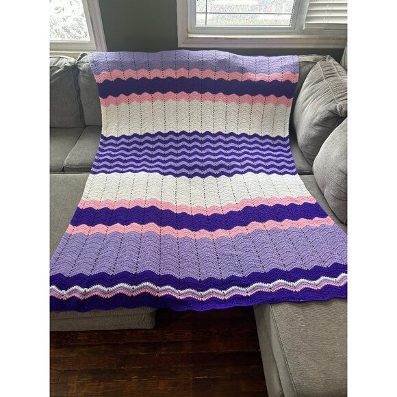 Vintage pink purple white colourful cozy knitted crochet blanket warm - Picture 1 of 4